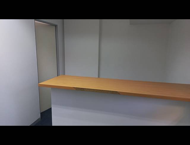 186M² BUSINESS TO LET IN OVERPORT